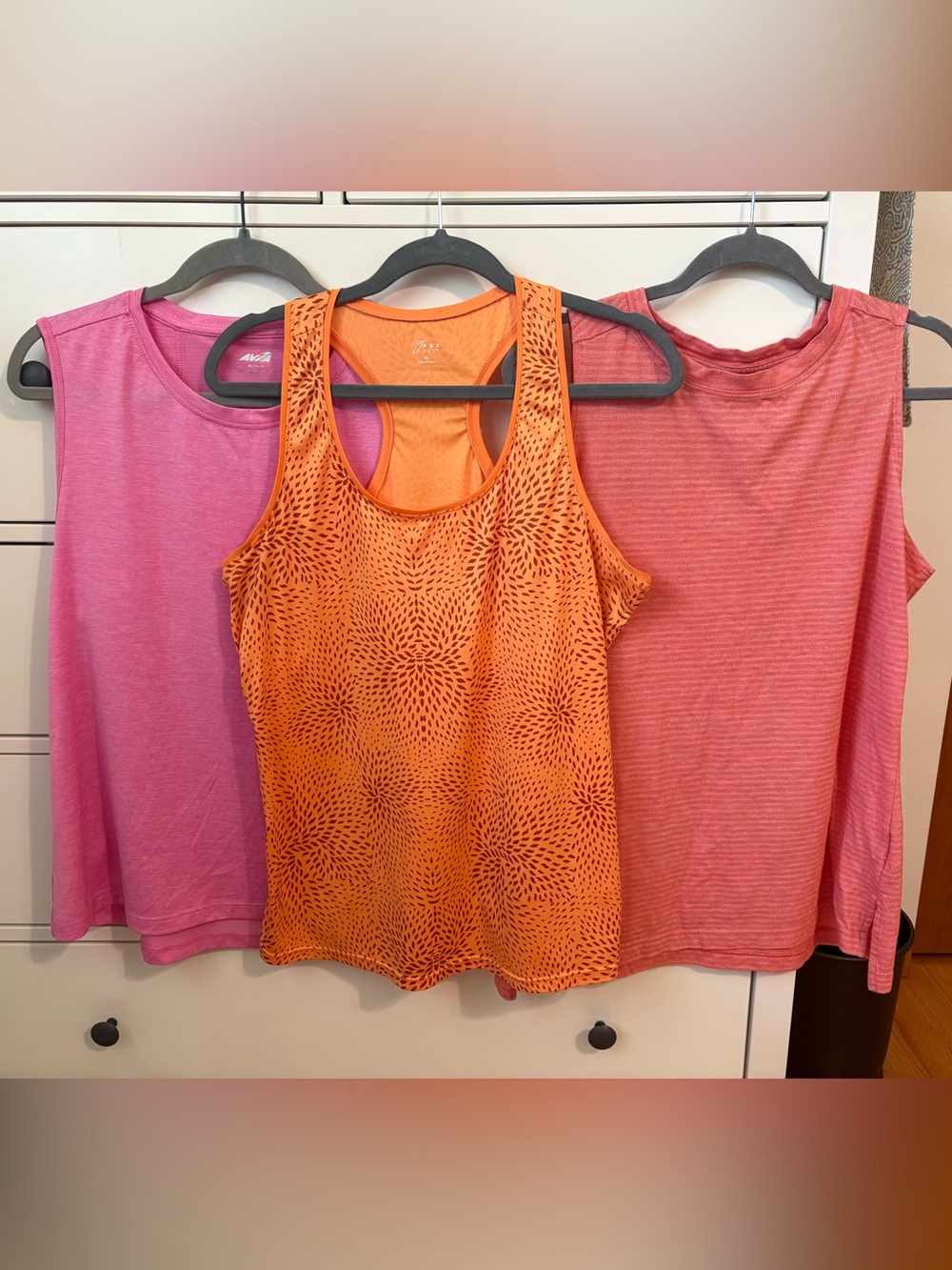Lot of 3 Women’s XL Athletic Tank Tops EUC Avia XPBX Pro Pink Orange Workout